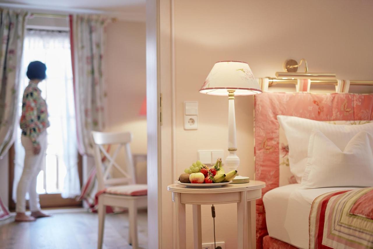 Romantik Hotel & Restaurant Hirsch Sonnenbühl Eksteriør billede
